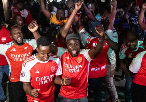 Fanii lui Arsenal vin la București și iau trenul spre Budapesta, ca să evite costurile uriașe de zbor și cazarea scumpă: „Se cer și 20.000 de euro pentru 3 nopți în perioada finalei Ligii”