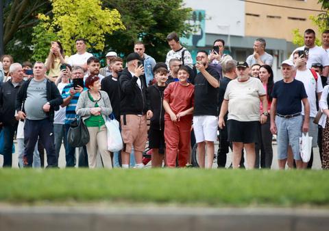 Gălățenii spun că se tem mai mult de RO-Alert-urile de la Taxe și Impozite: „Cu dronele ne împrietenim. Sperăm să fie ca la fulgere, să nu lovească de două ori în același loc!”