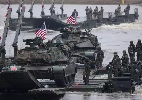 SUA vor să reducă drastic ajutorul militar pentru țările NATO: mai puține bombardiere, avioane de vânătoare și niciun submarin