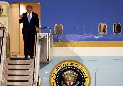 Donald Trump a ajuns în China pentru întâlnirea cu Xi Jinping: imagini de la primirea liderului american