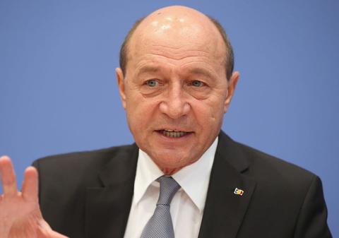 Traian Băsescu a reprimit cetățenia Republicii Moldova de la Maia Sandu: „Rămân devotat cauzei reunificării țării și poporului român”