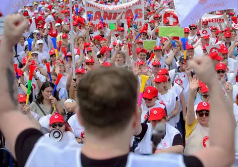 Sindicaliștii SANITAS protestează față de „cea mai proastă variantă” a noii legi a salarizării: „Veniturile vor fi plafonate sau vor scădea”