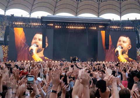 Imagini false cu „dezastrul” de după concertul lui Max Korzh pe Arena Națională din București, distribuite pe rețelele de socializare