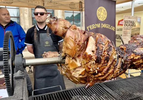„Sigur și Gustos”, dar te ține buzunarul? Am fost la târgul de la Casa Presei unde pastrama costă 220 de lei/kg