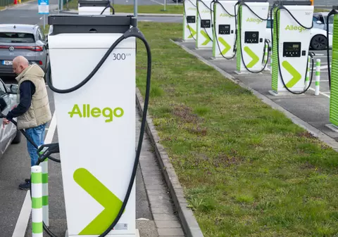 De ce românii încă se feresc de mașinile electrice. Expert auto: „Nu cumperi o mașină ca pe o pereche de pantofi”
