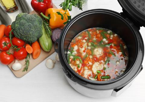 Mănânci sănătos, dar n-ai timp? Cinci idei de mese One-Pot care se gătesc singure
