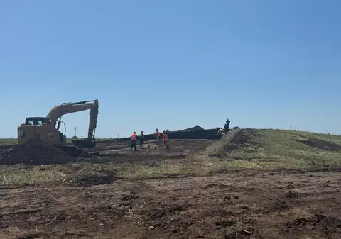 Mormânt vechi de 5.000 de ani, descoperit pe șantierul pasajului suprateran peste DN1, în Băicoi