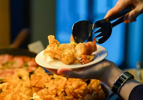 Restaurantul din Europa în care plătești în plus dacă mănânci prea mult și ți se face rău