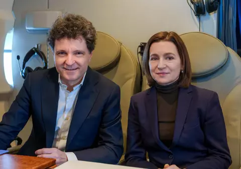 Maia Sandu și Nicușor Dan merg cu același avion spre Erevan, la summitul Comunităţii Politice Europene