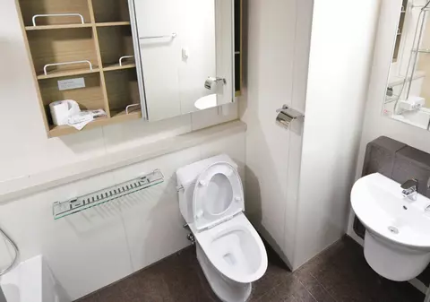 Igiena în baie: cât de des trebuie schimbat scaunul de toaletă?