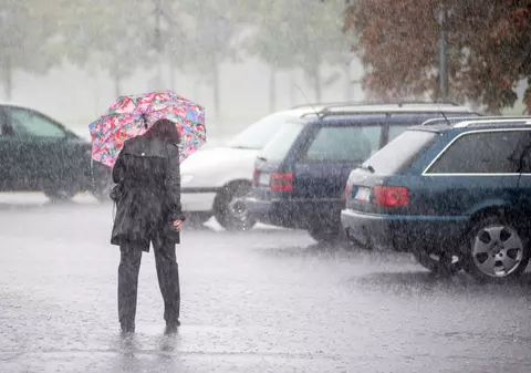 Ploi torențiale și vijelii în toată țara după temperaturi de 33 de grade. Prognoza meteo ANM în perioada 26 mai–22 iunie 2026