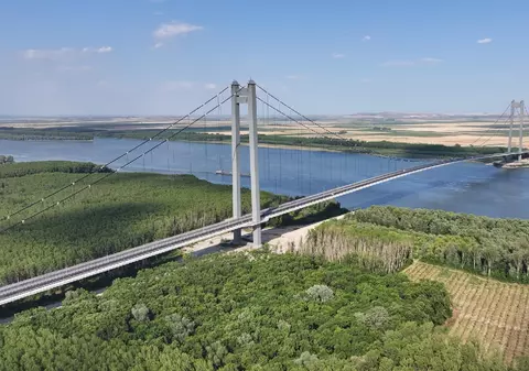 Restricții de circulație pentru mai multe zile pe podul suspendat peste Dunăre, DN1 și autostrada de centură A0