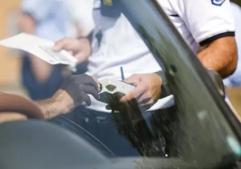 Un șofer din Cluj a rămas uimit când a văzut cum fac polițiștii controalele în Ungaria: 50 de mașini verificate în 10 minute