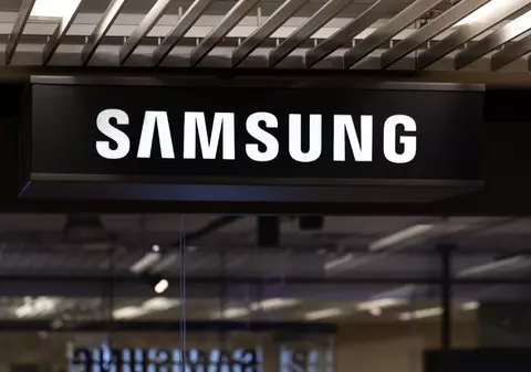 70.000 de angajați Samsung votează dacă doar unii dintre ei vor primi bonusuri de 300.000 de euro, după ce au amenințat cu intrarea în grevă