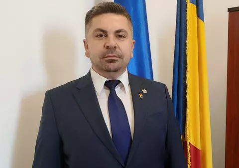 Un senator pe care PSD și AUR se bazau pentru demiterea Guvernului Bolojan s-a răzgândit și nu va vota moțiunea, deși a semnat-o