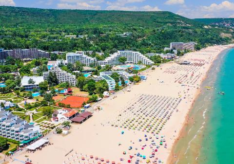 Schimbări la voucherele de vacanță în 2026. Statul a redus plafonul salarial pentru români