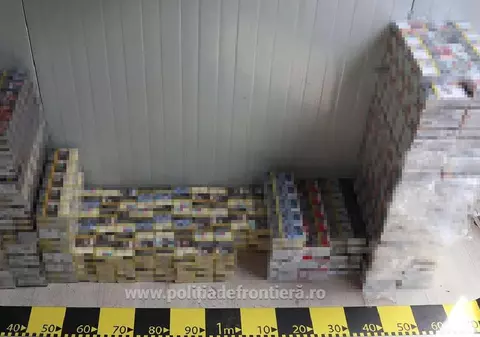 Un șofer bulgar a fost prins cu peste 1.000 de pachete de țigări ascunse în mașină, la Calafat. Unde le-au găsit polițiștii