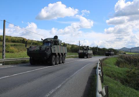 Trei transportoare blindate Piranha 5 s-au ciocnit între ele în Sălaj: 11 militari au fost răniți