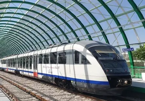 Trenurile spre Aeroportul Otopeni, blocate câte 5 ore pe zi, de marți până vineri