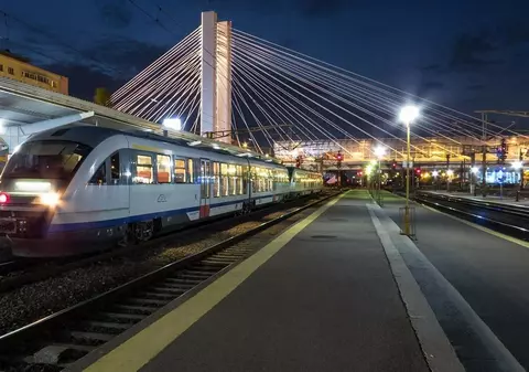 Legături directe de tren din București către Istanbul, Sofia și Varna. De când se reia și cât costă trenul internațional „România”