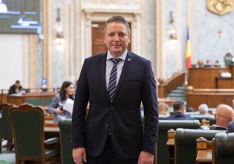 Ce teorii SF a emis Marius Humelnicu în fața judecătorilor pentru a scăpa de amenzile primite de la Poliția Rutieră. Senatorul PSD va avea „în pix” legea salarizării magistraților