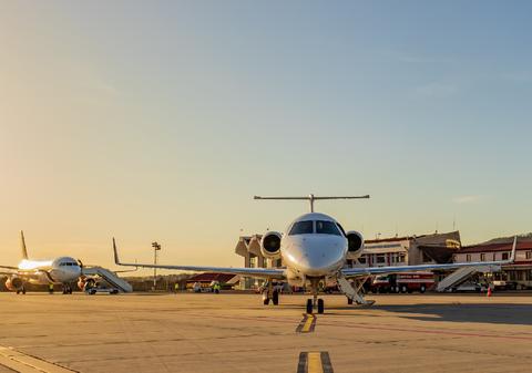Aerodromurile din România trec pe energie verde: Opt proiecte, de peste 79 de milioane de lei, prin Fondul pentru Modernizare