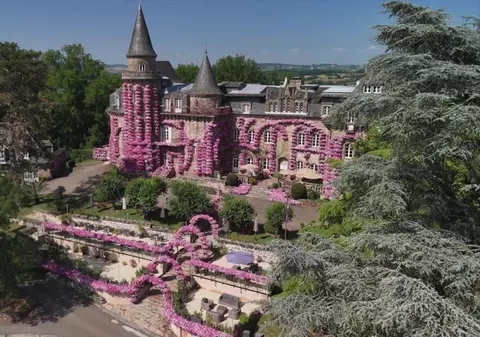 Castelul în care a locuit celebra scriitoare Colette, scos la vânzare la preț de apartament în Drumul Taberei
