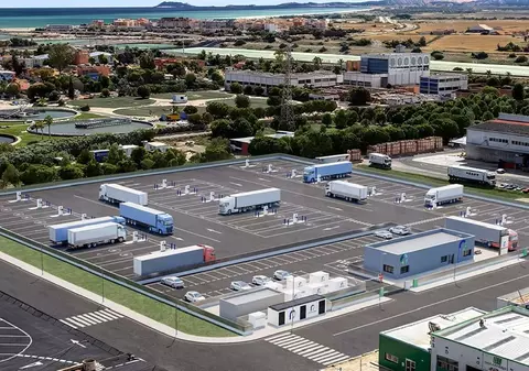 Cel mai mare centru de încărcare pentru camioane electrice din Spania: Conexiune de 4MW pentru 48 de vehicule simultan