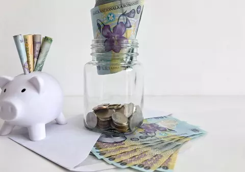Cât a recuperat leul în ultima lună, de la maximul istoric de 5,2688 lei. Cursul BNR, vineri, 5 iunie 2026