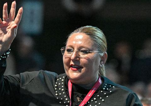Diana Șoșoacă i-a spus direct lui Vladimir Putin la Sankt Petersburg: „Românii vă iubesc!”. Cum a reacționat președintele Rusiei