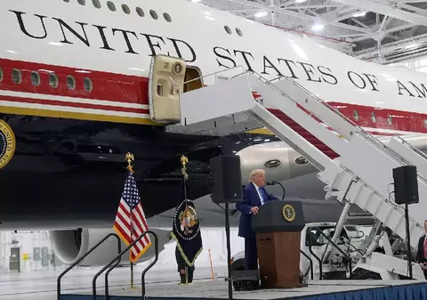 Cum arată „Casa Albă zburătoare” de 400.000.000 de dolari, noul Air Force One al lui Donald Trump, primit cadou de la Qatar