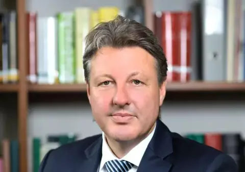 Schimbări majore la vârful sporturilor de iarnă. Planul prin care dr. Aleksander Ospelt vrea să reformeze Federația Internațională de Schi (FIS)