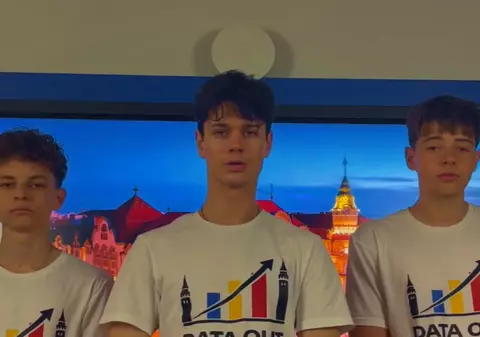Trei elevi din Oradea, finaliști la Olimpiada Europeană de Statistică cu un proiect despre România dincolo de stereotipuri | VIDEO