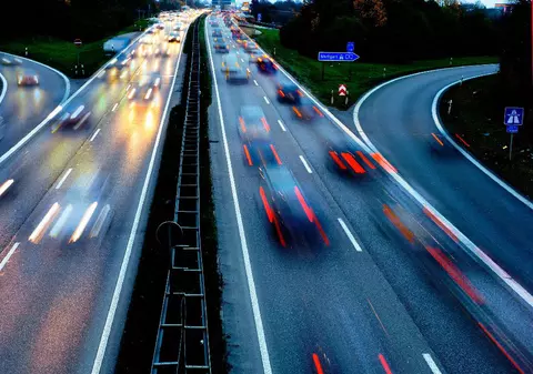 Cel mai periculos experiment rutier din lume a dus la moartea a 70.000 de oameni: pe orice drum se circula fără limită de viteză, în Germania
