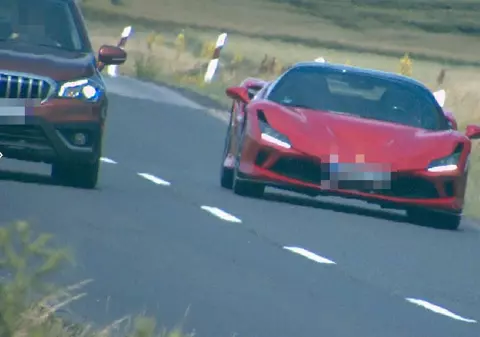 Ce amendă a primit șoferul unui Ferrari surprins cu 143 km/ h, în Ungaria: „Ar fi putut fi mai rău, poate prinde 340 km/h”