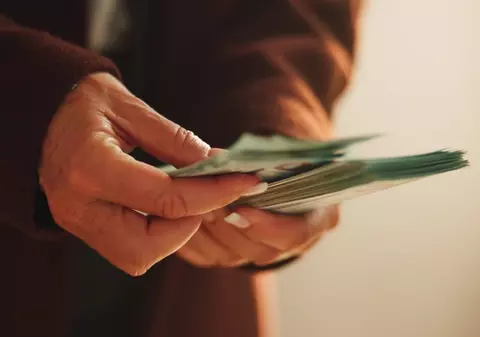 Cum a fraudat statul cu 15.400.000 de lei o firmă cu 250 de angajați care n-a declarat 350.000 de ore de muncă