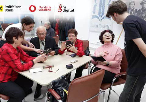 Raiffeisen Bank România se alătură Fundației Vodafone pentru a transforma viața seniorilor prin programul Hi Digital