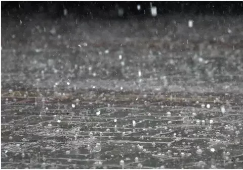 ANM a prelungit avertizarea meteo de ploi torențiale, grindină și vijelii. Harta zonelor vizate de codul galben