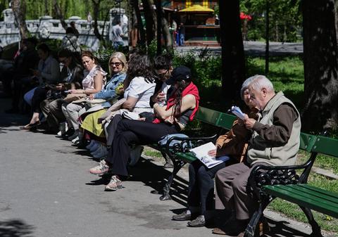 Dincolo de statistici: două lecturi ale României contemporane