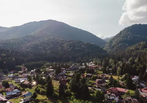 10 motive pentru care merită să vizitezi Cheia – Prahova în această vară