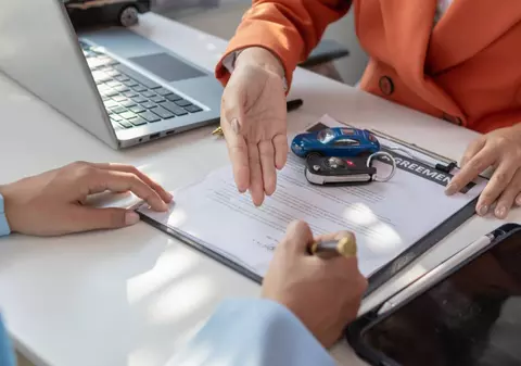 Un bărbat care nu și-a mai putut plăti ratele la mașină a reclamat banca pentru că i-a acordat prea ușor creditul și a scăpat de o datorie de 21.000 de euro, în Norvegia