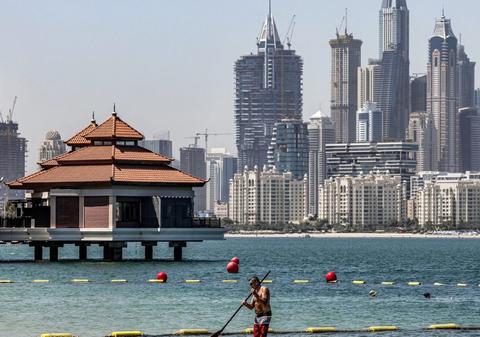 În lipsa turiștilor, hotelurile de lux din Dubai au scăzut prețurile pentru localnici cu până la 50%