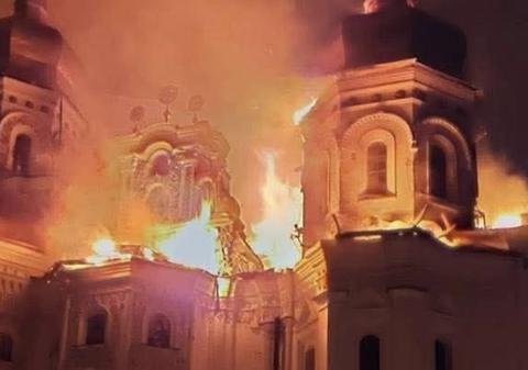 Kievul, ținta unui bombardament masiv: incendiu la Lavra Pecerska, simbol al Ucrainei. Cel puțin 19 răniți și 140.000 de locuințe fără curent