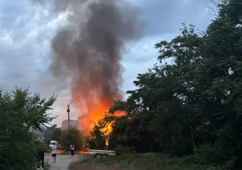 Incendiu puternic în zona Baicului din București