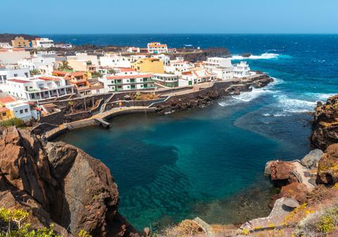 Insula secretă a Europei unde au călcat doar 4.100 de turiști într-un an, față de cei peste 6.000.000 din Tenerife. Nu are hoteluri de lux