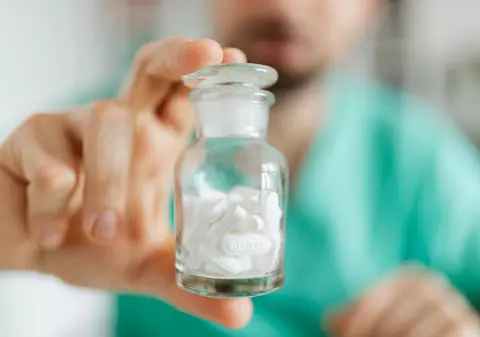 Unde găsești o farmacie cu laborator propriu în zona de Sud a României (Prahova și Dâmbovița)