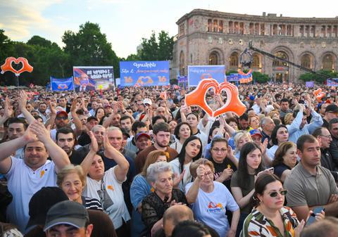Live Blog Alegeri parlamentare cruciale în Armenia, unde Rusia amenință cu „scenariul ucrainean”. Arestări, inclusiv printre candidați, pentru tentative de cumpărare a votului