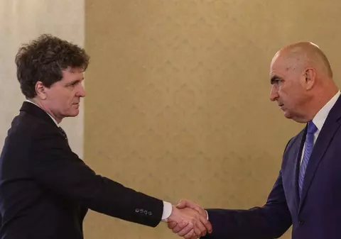Nicușor Dan a chemat partidele la consultări pentru desemnarea noului premier. Ilie Bolojan a prezentat două variante de guvern. Ce i-a propus președintelui