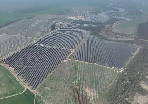 Cel mai mare parc fotovoltaic din România, de la Iepurești, s-a legat la rețea. Are o capacitate de 169 MW și se lucrează la extinderea lui