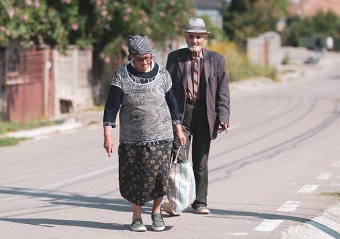 Peste 11.000 de pensionari au dispărut între ianuarie și mai 2026, iar pensia medie a crescut cu exact prețul unui covrig